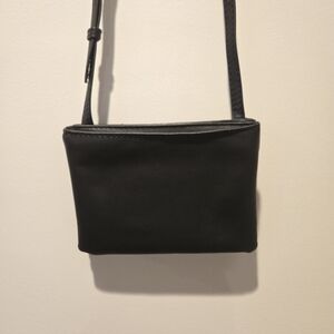 Universal Thread Black Crossbody Purse